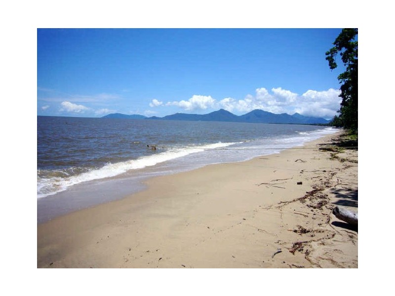 9 Norfolk, Holloways Beach QLD 4878