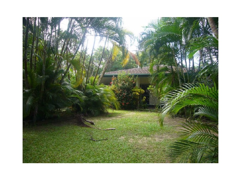 6 Birdie Close, Yorkeys Knob QLD 4878