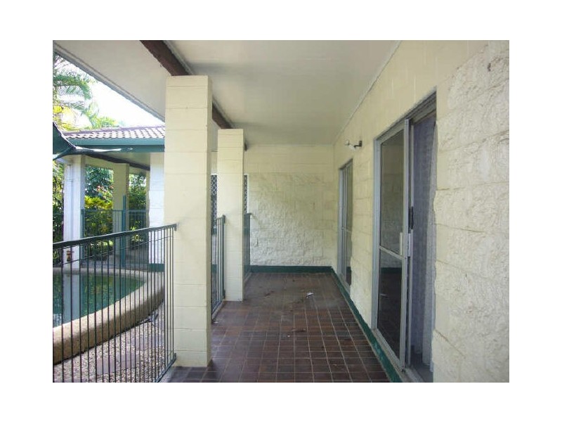 6 Birdie Close, Yorkeys Knob QLD 4878