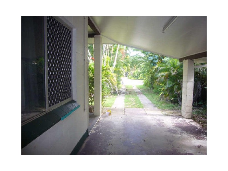 6 Birdie Close, Yorkeys Knob QLD 4878