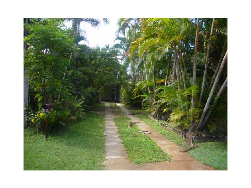 6 Birdie Close, Yorkeys Knob QLD 4878