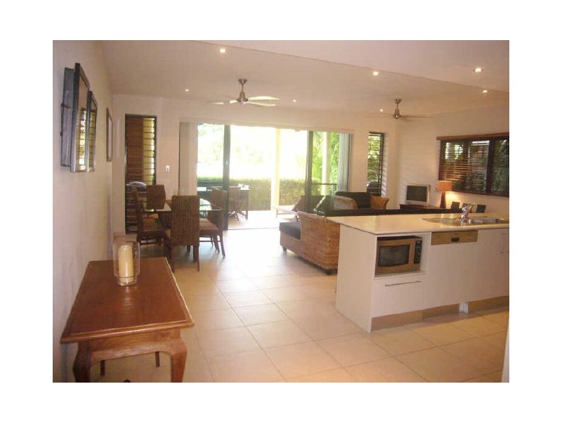 8/33 Sims Esplanade, Yorkeys Knob QLD 4878