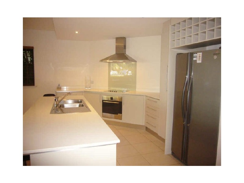 8/33 Sims Esplanade, Yorkeys Knob QLD 4878
