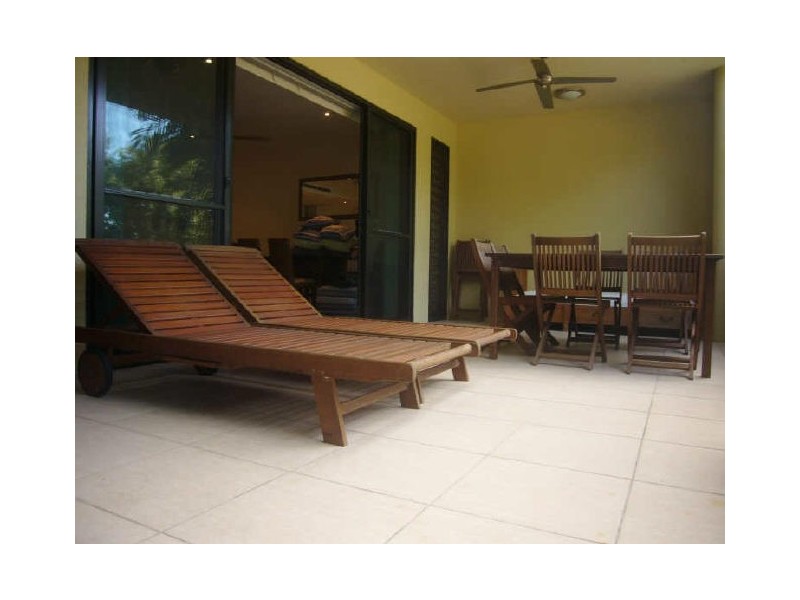 8/33 Sims Esplanade, Yorkeys Knob QLD 4878