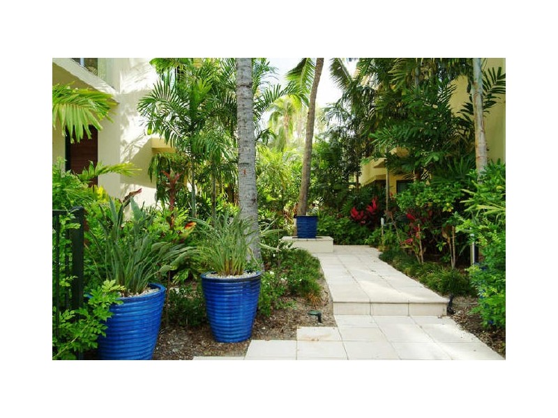 8/33 Sims Esplanade, Yorkeys Knob QLD 4878
