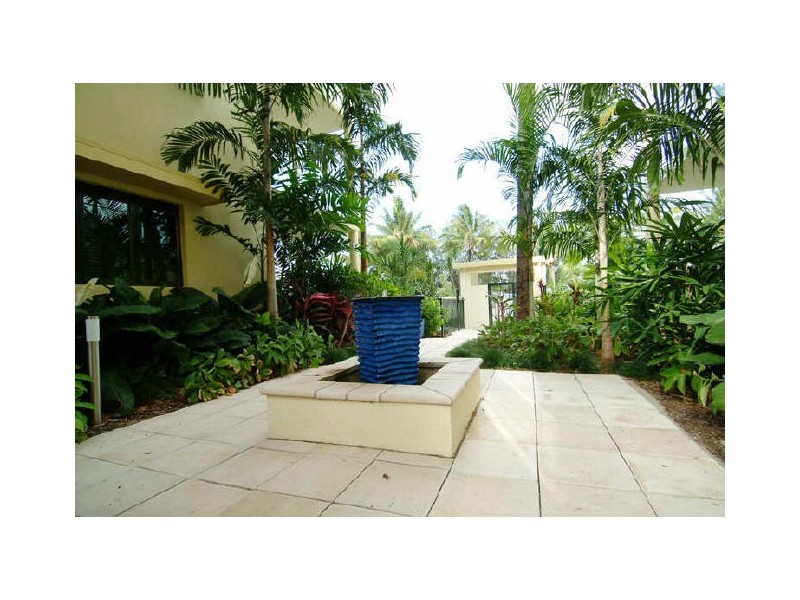8/33 Sims Esplanade, Yorkeys Knob QLD 4878