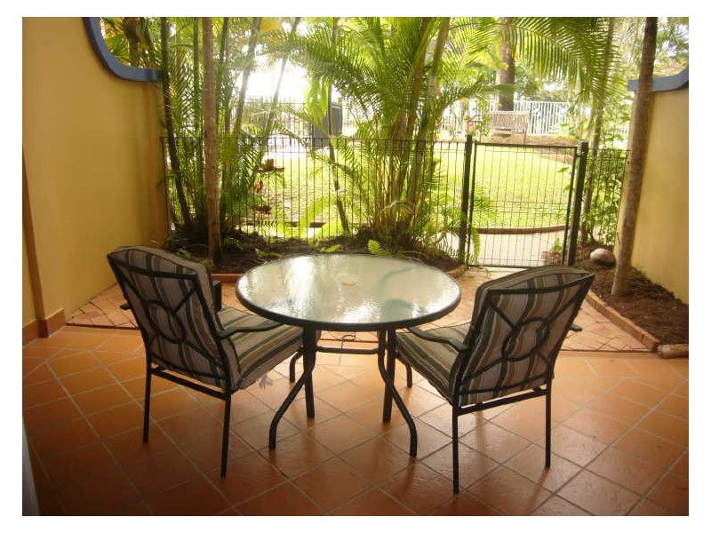 2/61 Sims Esplanade, Yorkeys Knob QLD 4878