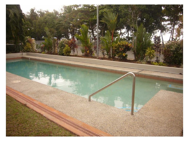 2/61 Sims Esplanade, Yorkeys Knob QLD 4878