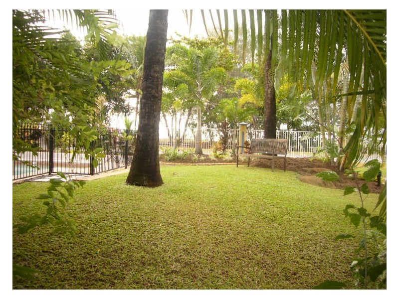 2/61 Sims Esplanade, Yorkeys Knob QLD 4878