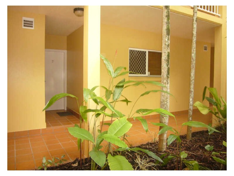 2/61 Sims Esplanade, Yorkeys Knob QLD 4878