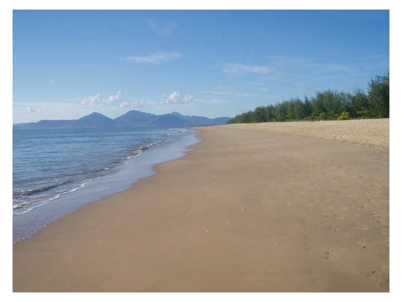 2/61 Sims Esplanade, Yorkeys Knob QLD 4878