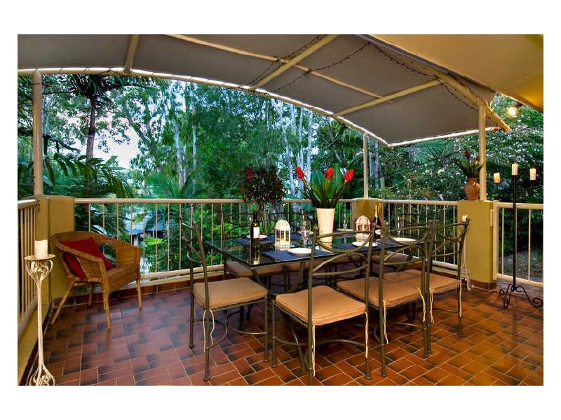 3 Oliva Street, Palm Cove QLD 4879