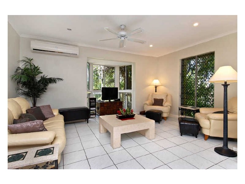 3 Oliva Street, Palm Cove QLD 4879