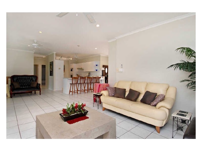 3 Oliva Street, Palm Cove QLD 4879