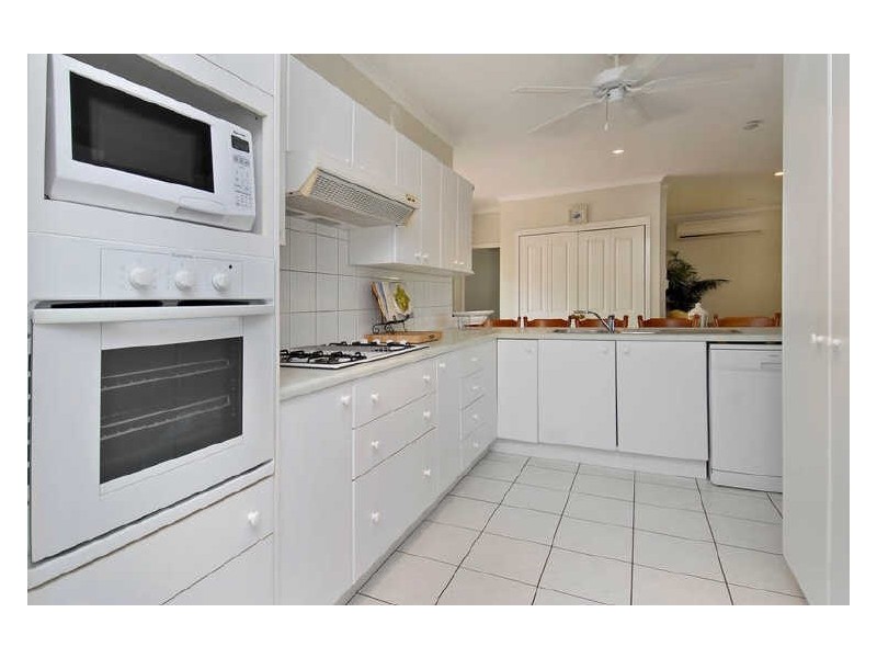 3 Oliva Street, Palm Cove QLD 4879