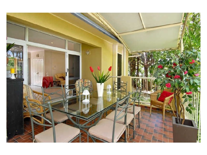 3 Oliva Street, Palm Cove QLD 4879
