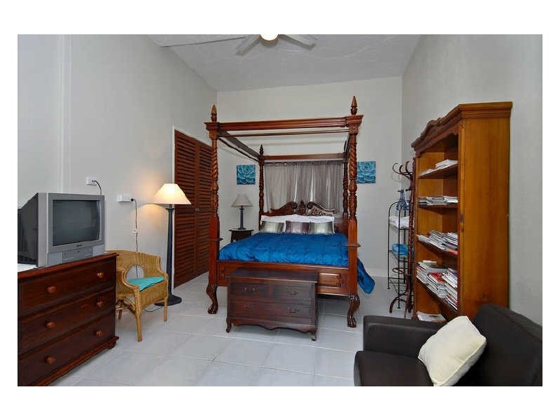 3 Oliva Street, Palm Cove QLD 4879