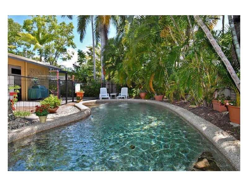 3 Oliva Street, Palm Cove QLD 4879