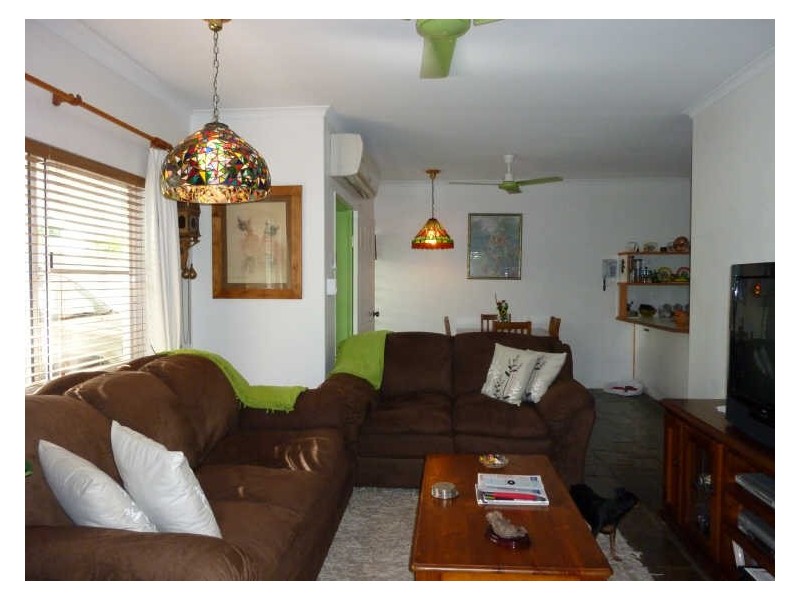 2/1 Baronia Crescent, Holloways Beach QLD 4878