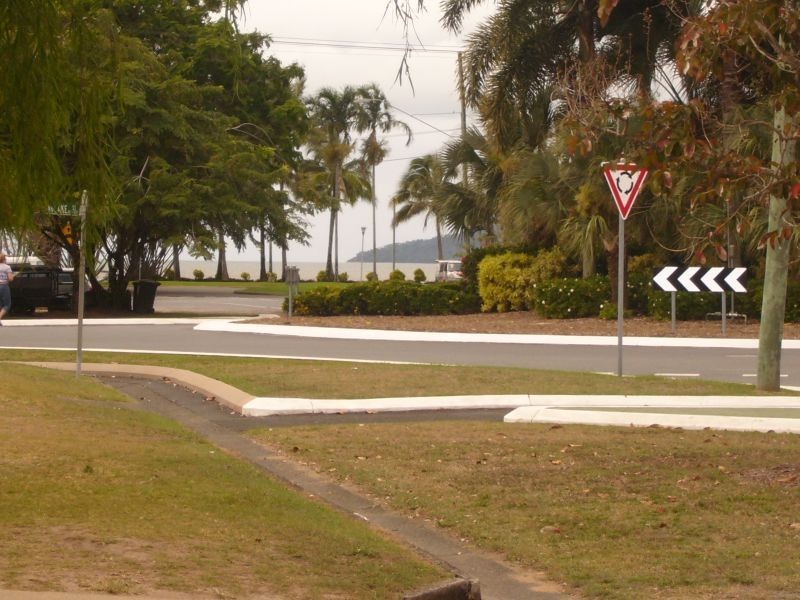 6A McKenzie Street, Cairns North QLD 4870