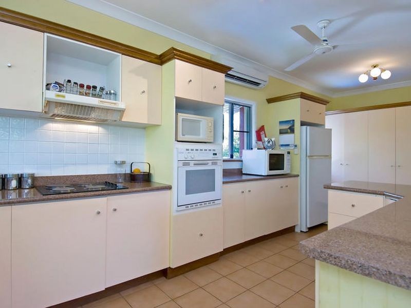 2 Eagle Close, Yorkeys Knob QLD 4878