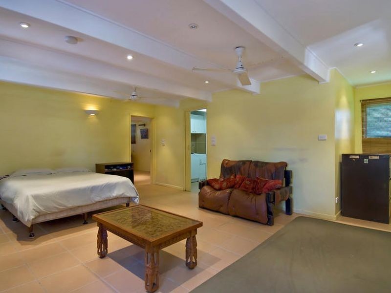 2 Eagle Close, Yorkeys Knob QLD 4878