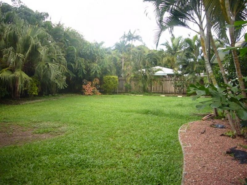 42 Madang Street, Trinity Beach QLD 4879