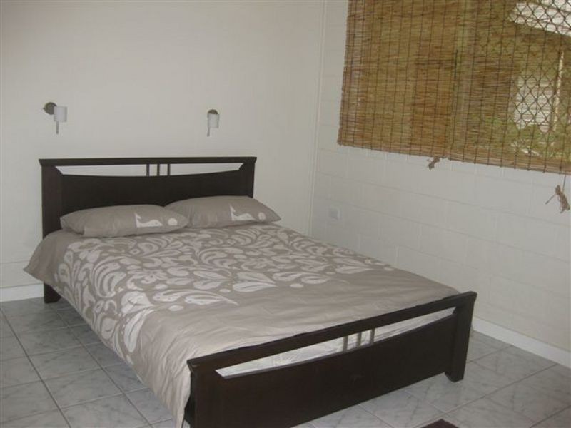 21 Sims Esplanade, Yorkeys Knob QLD 4878