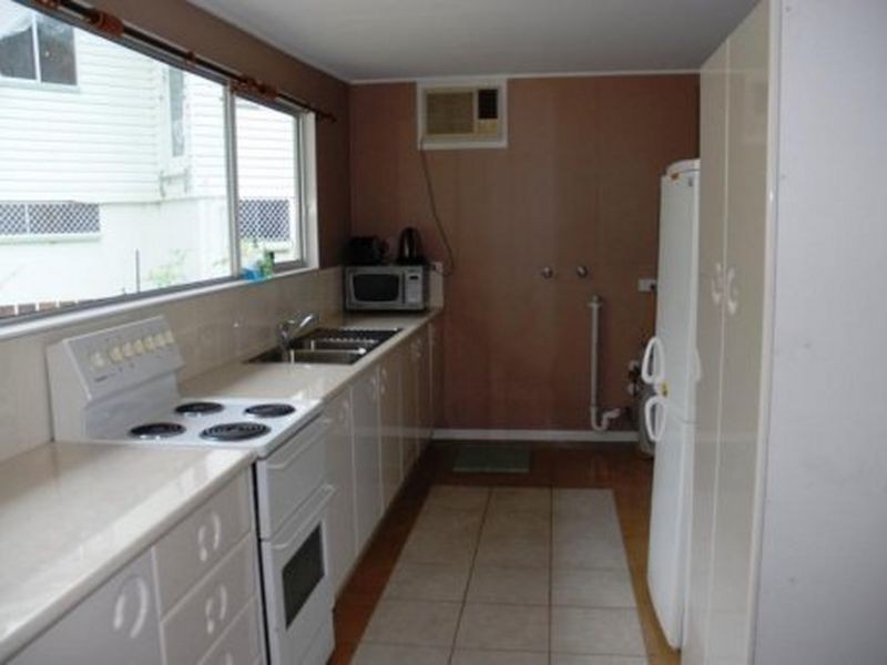 21 Sims Esplanade, Yorkeys Knob QLD 4878