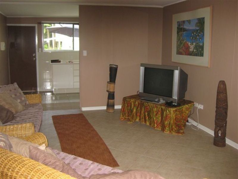 21 Sims Esplanade, Yorkeys Knob QLD 4878