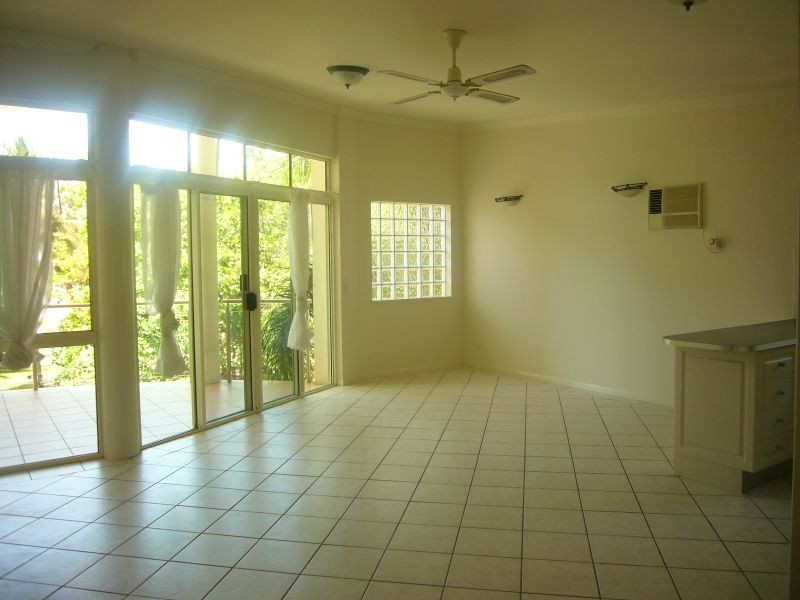 5/27 Sims Esplanade, Yorkeys Knob QLD 4878