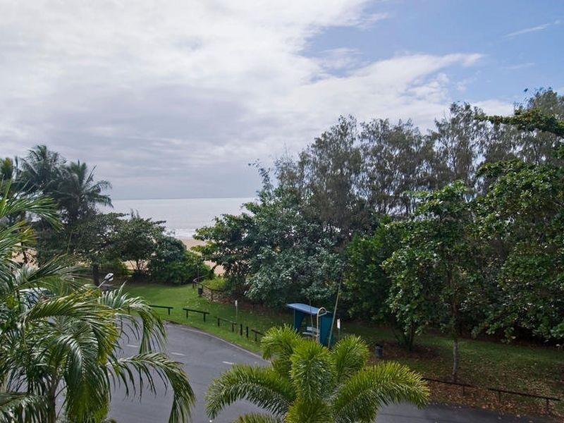 5/75 Sims Esplanade, Yorkeys Knob QLD 4878