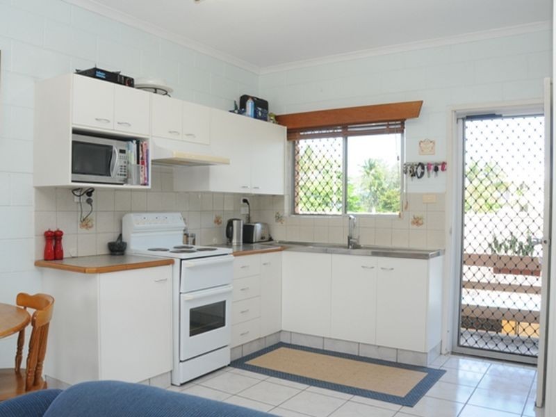 4/49 Sims Esplanade, Yorkeys Knob QLD 4878