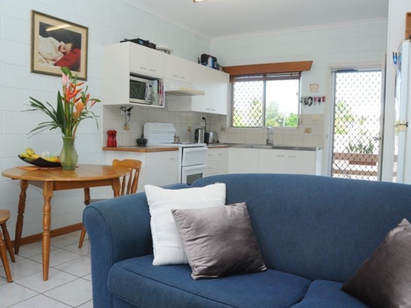 4/49 Sims Esplanade, Yorkeys Knob QLD 4878