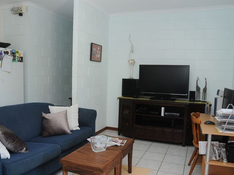 4/49 Sims Esplanade, Yorkeys Knob QLD 4878