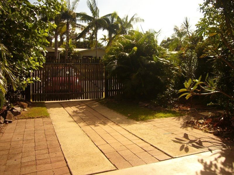 7 Golf Street, Yorkeys Knob QLD 4878