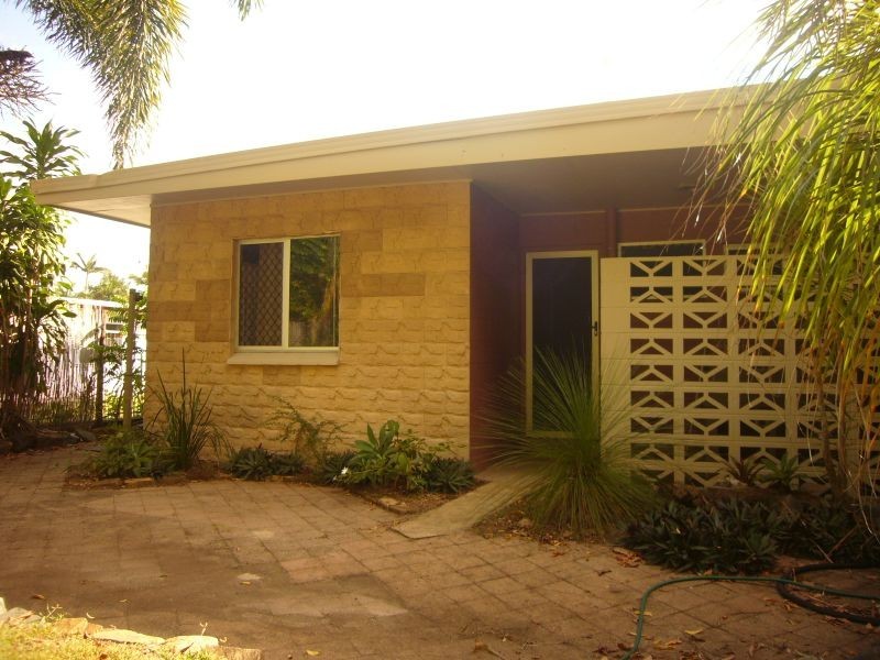 7 Golf Street, Yorkeys Knob QLD 4878