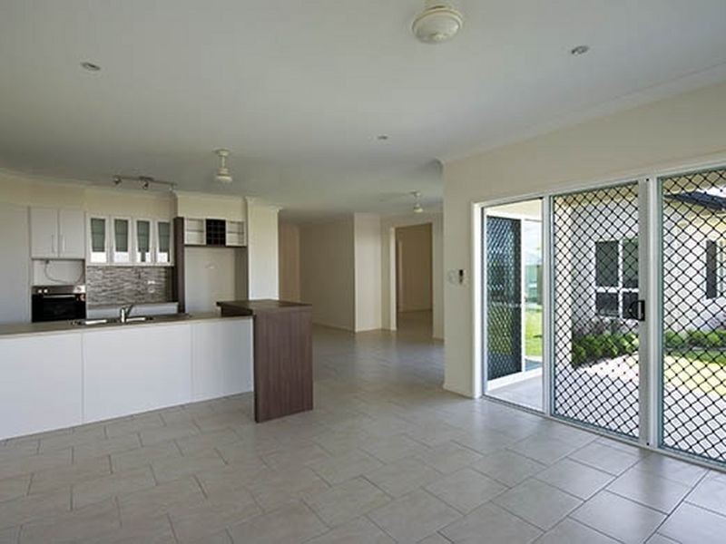 11 Bushlark Place, Smithfield QLD 4878