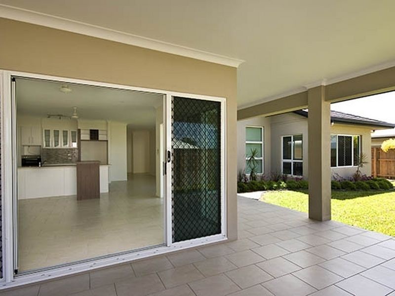 11 Bushlark Place, Smithfield QLD 4878