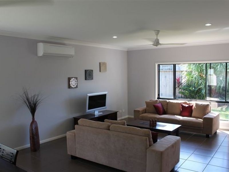 13 Bushlark Place, Smithfield QLD 4878