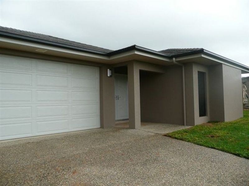 12 Bushlark Place, Smithfield QLD 4878