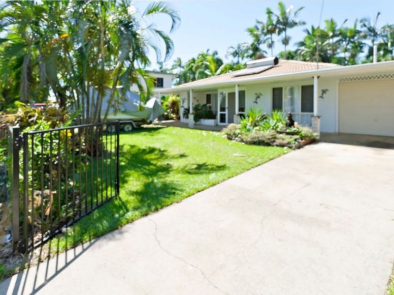 13 Stanton Road, Smithfield QLD 4878