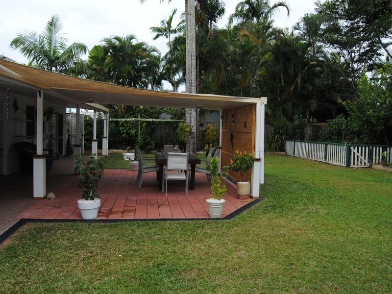 13 Stanton Road, Smithfield QLD 4878