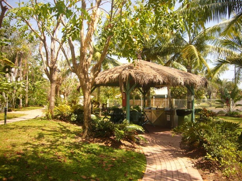 52/129 Oleander Street, Holloways Beach QLD 4878