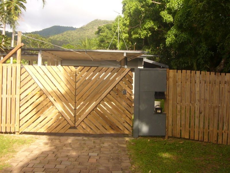 2 Anne Street, Smithfield QLD 4878