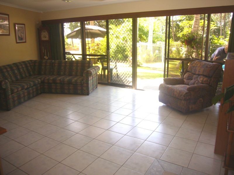 2/35 Sims Esplanade, Yorkeys Knob QLD 4878