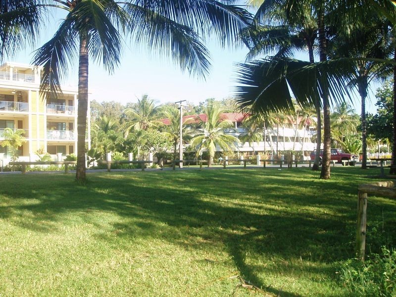 2/35 Sims Esplanade, Yorkeys Knob QLD 4878