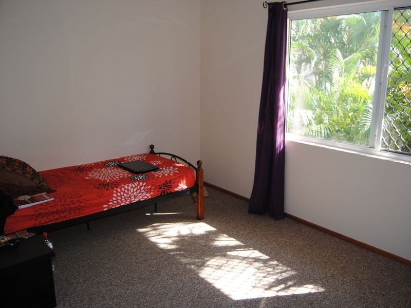 2/33 Fairweather Street, Yorkeys Knob QLD 4878