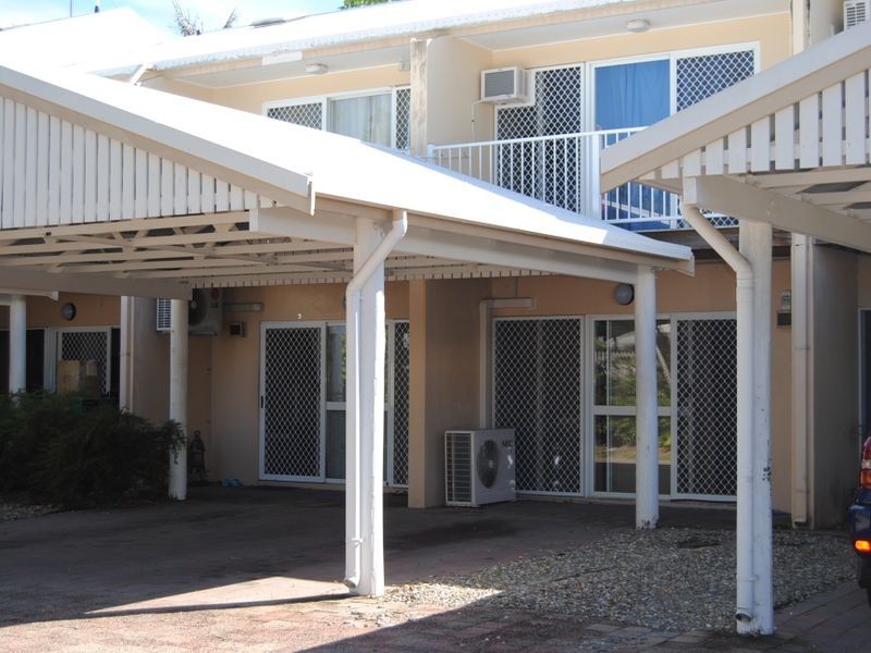 2/33 Fairweather Street, Yorkeys Knob QLD 4878