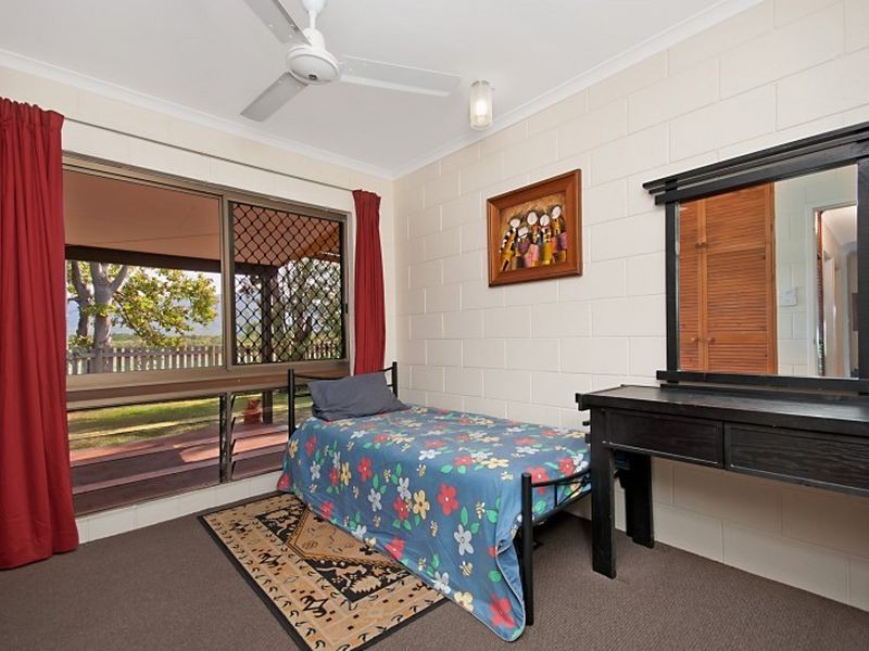 5 Antonetta Close, Yorkeys Knob QLD 4878